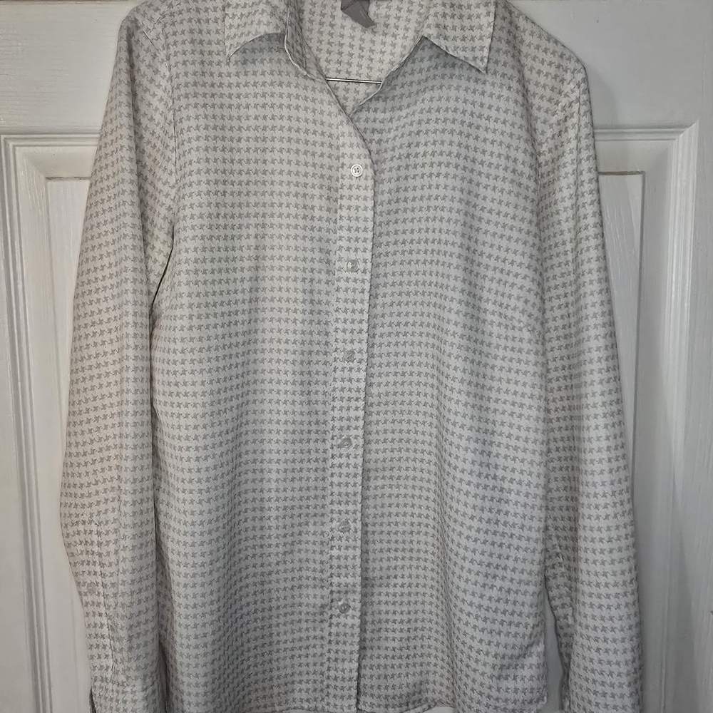 H&M Women's White and Gray Checkered Button Down Shirt